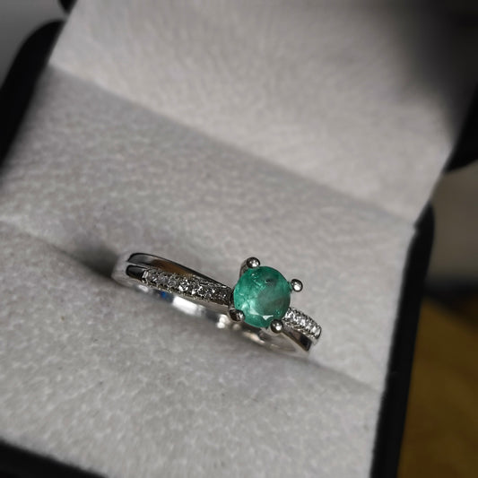 Anillo Canto Esmeralda en Plata 925 con Esmeralda Colombiana