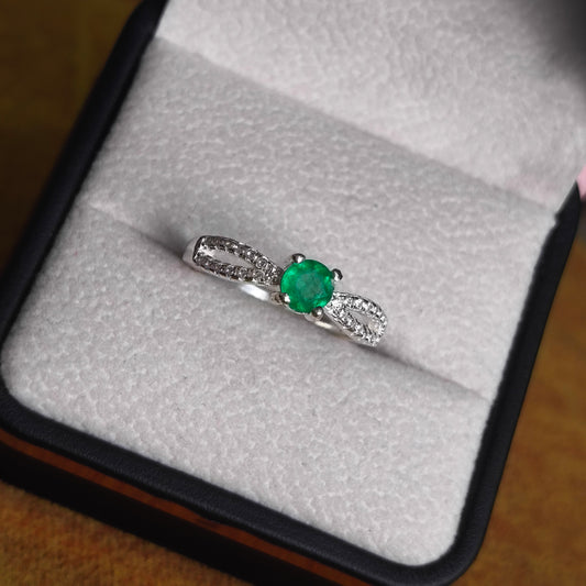 Anillo Esencia Verde en Plata 925 con Esmeralda Natural Colombiana