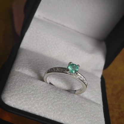 Anillo Canto de Esmeralda en Plata 925 con Esmeralda Colombiana